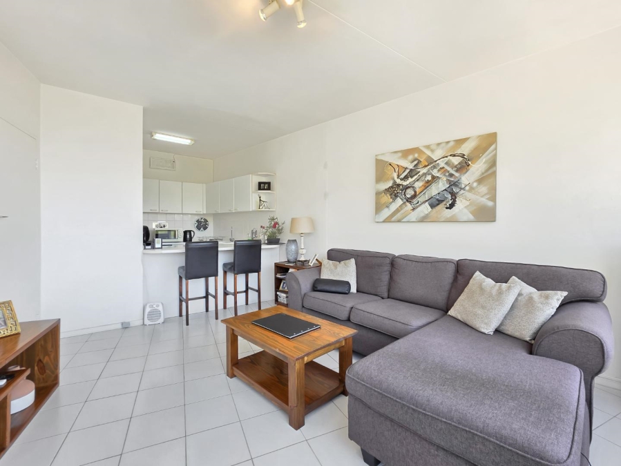 1 Bedroom Property for Sale in Vredehoek Western Cape